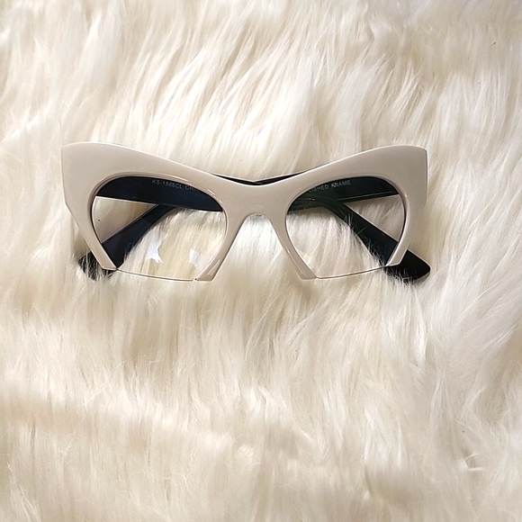 Bottomless Cateye Glasses - Picture 5 of 8